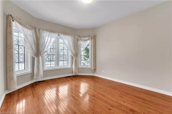 Kingston, ON K7K 7J8,1295 WATERSIDE WAY