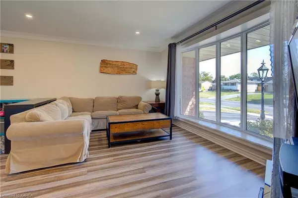 Kingston, ON K7M 5V4,923 HUDSON DR