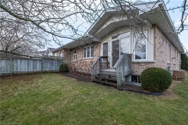 Kingston, ON K7M 8Z1,673 MILLWOOD DR