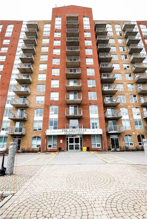 Cityview - Parkwoods Hills - Rideau Shore, ON K2E 1C8,120 GRANT CARMAN DR #306