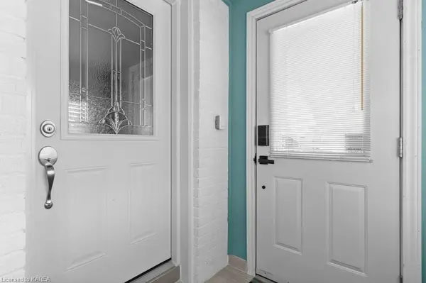 Kingston, ON K7L 1M1,47 CARRUTHERS AVE