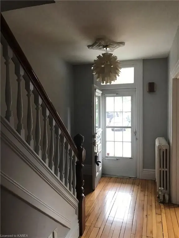 Kingston, ON K7L 1P1,95 MACK ST