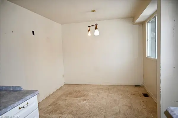 Kingston, ON K7P 1C1,937 PURCELL CRES