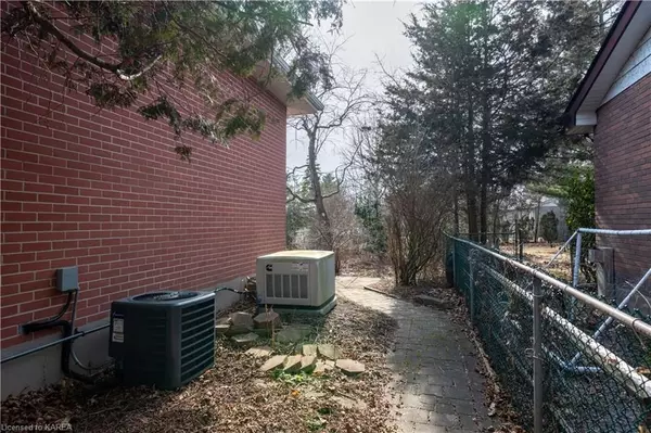 Kingston, ON K7M 5A9,645 SUSSEX BLVD