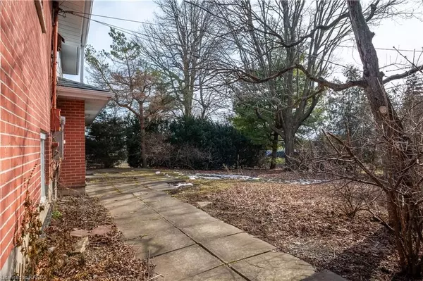 Kingston, ON K7M 5A9,645 SUSSEX BLVD