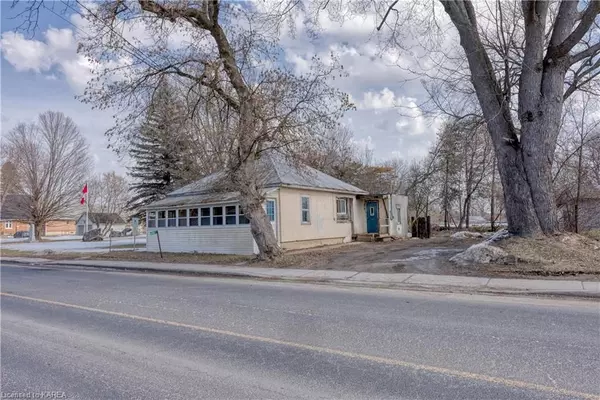 South Frontenac, ON K0H 2W0,6780 ROAD 38 N/A