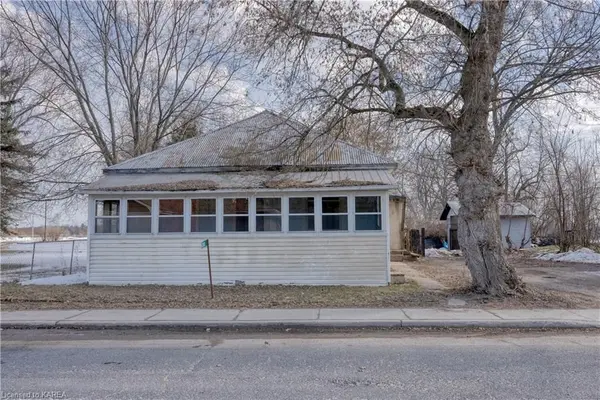 South Frontenac, ON K0H 2W0,6780 ROAD 38 N/A