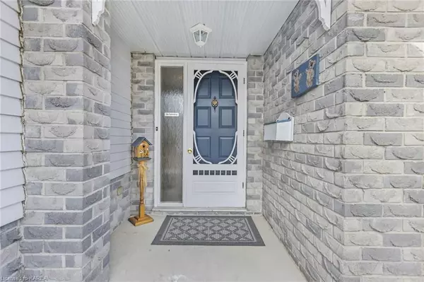 Loyalist, ON K7N 1W9,103 NICHOLSON CRES