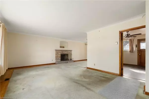 Kingston, ON K7M 1A9,35 CLIFF CRES