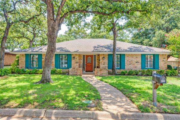 809 Mountain Terrace, Hurst, TX 76053