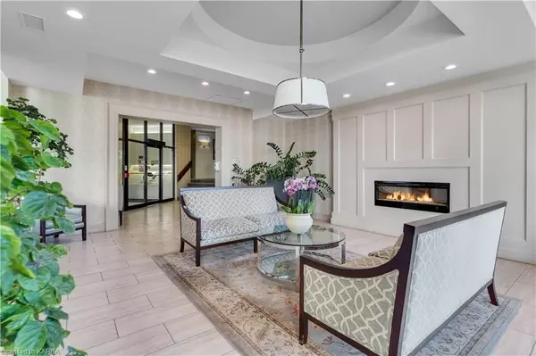 Kingston, ON K7L 2Y7,185 ONTARIO ST #205