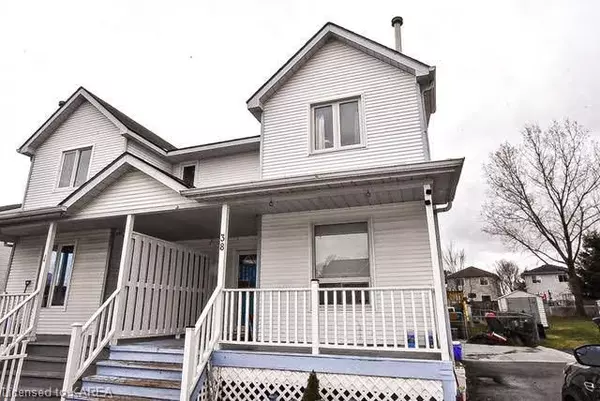 Loyalist, ON K7N 1Y3,38 MCKEOWN CRES