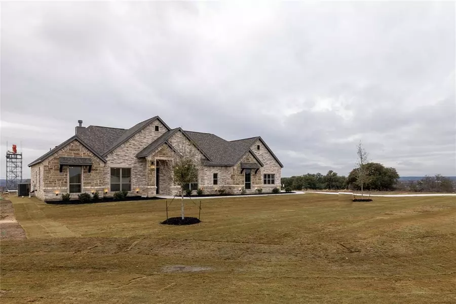 209 Oak Meadow Lane, Weatherford, TX 76085