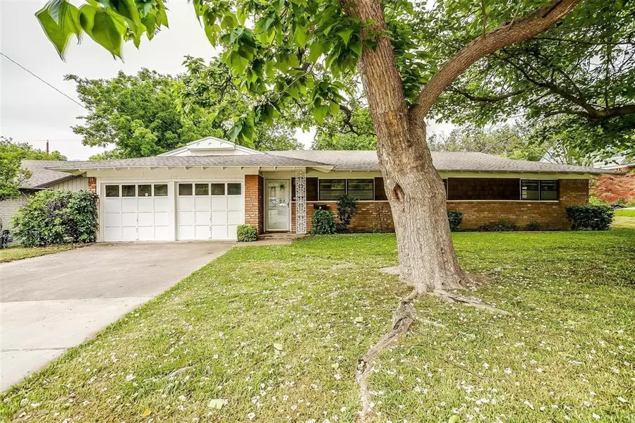 5301 Garrick Avenue, Fort Worth, TX 76133