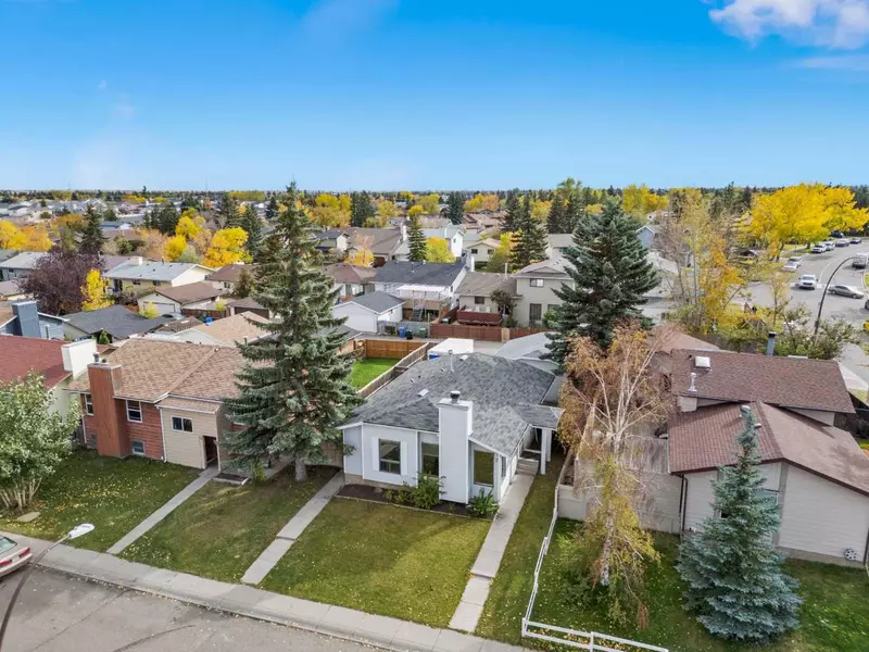 7 Templeson RD Northeast, Calgary, AB T1Y5L5