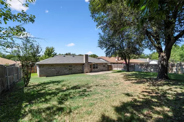 Bedford, TX 76021,2428 Meadow Creek