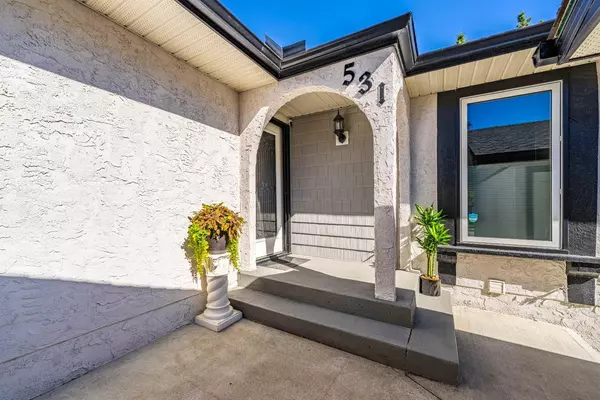 Calgary, AB T2W2H6,531 Cedarille CRES SW