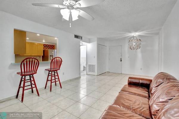 Sunny Isles Beach, FL 33160,17620 Atlantic Blvd  #211