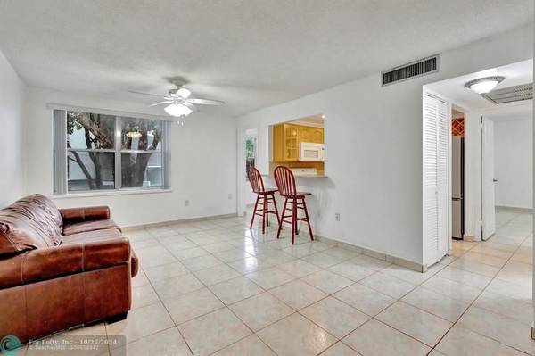 Sunny Isles Beach, FL 33160,17620 Atlantic Blvd  #211