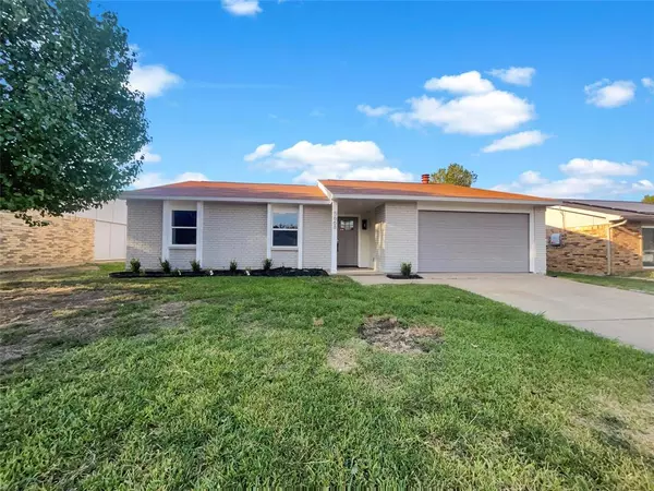 5668 Phelps Street, The Colony, TX 75056