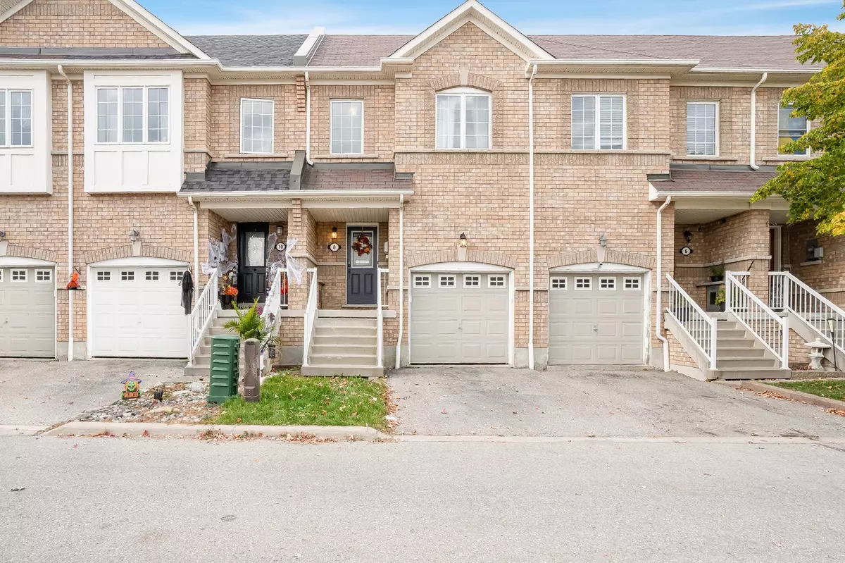 Whitby, ON L1N 0C3,8 Arbuckle WAY