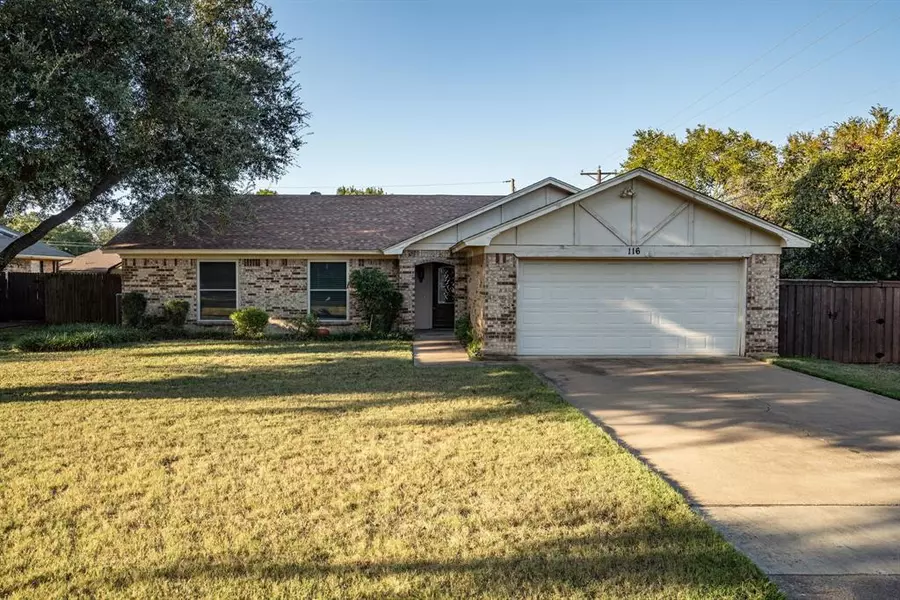 116 Springhill Drive, Hurst, TX 76054