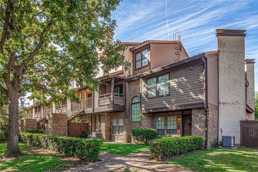 5757 E University Boulevard #22W, Dallas, TX 75206