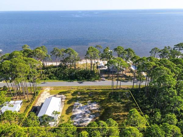 3015 Hwy 98 E, Carrabelle, FL 32322