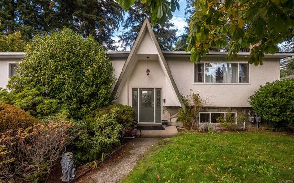 464 Owens Rd, Colwood, BC V9C 2B9