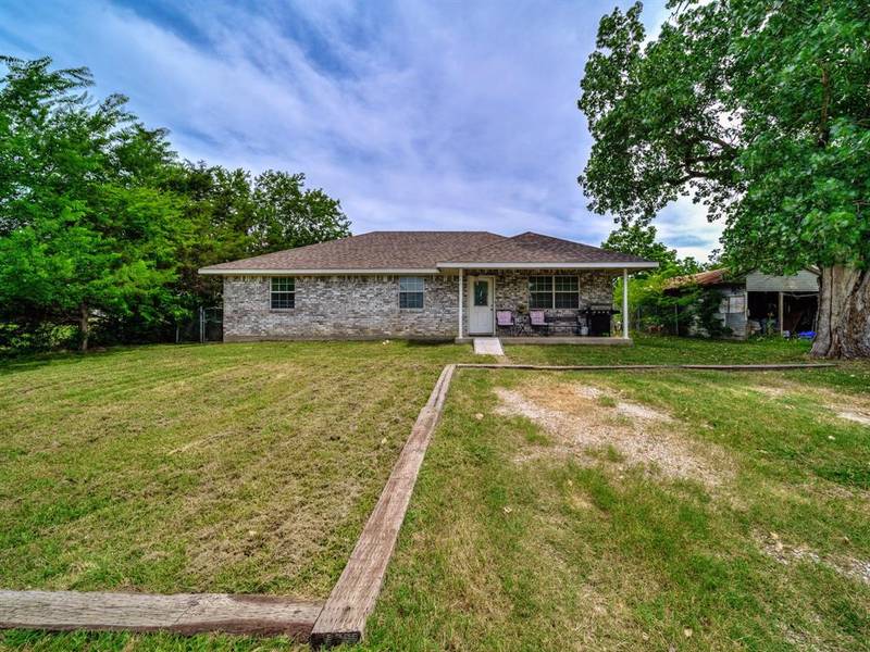 541 W Hughes Street, Collinsville, TX 76233