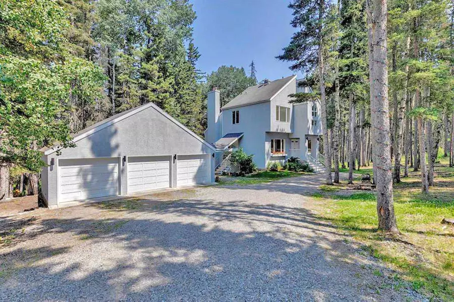 66 Moose DR, Bragg Creek, AB T3Z 2B4