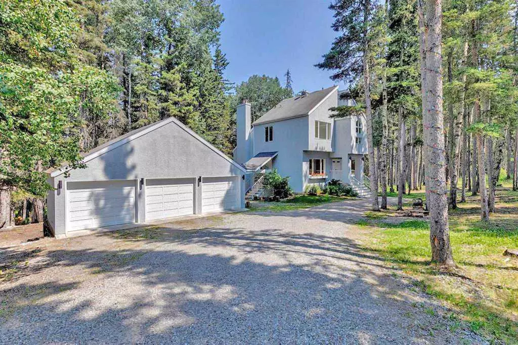 Bragg Creek, AB T3Z 2B4,66 Moose DR