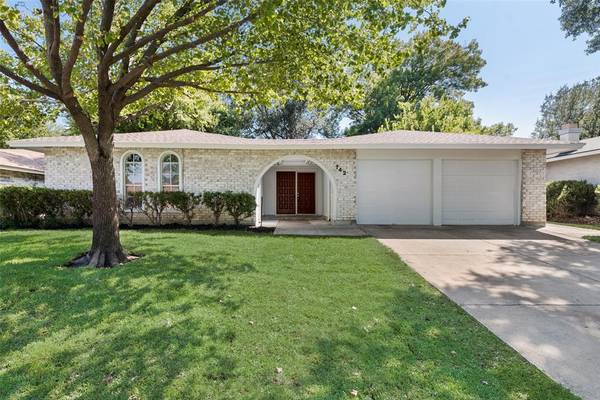 742 Salsbury Circle, Arlington, TX 76014