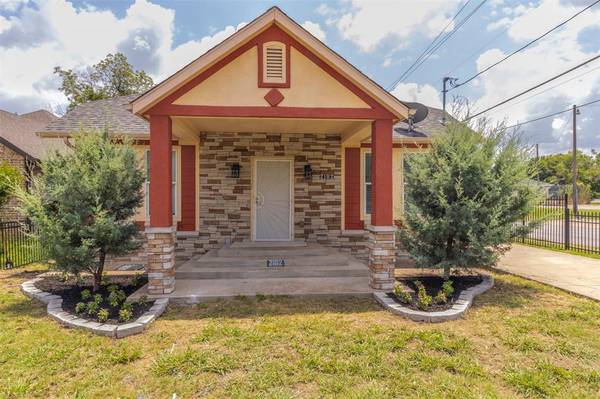 2102 E Overton Road, Dallas, TX 75216