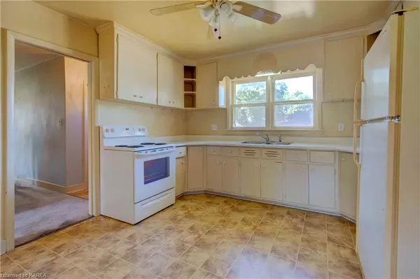 South Frontenac, ON K0H 2T0,2855 SYDENHAM CROSS ST