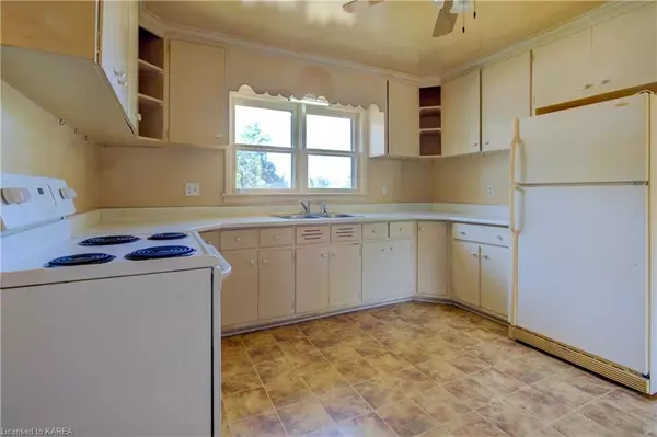 South Frontenac, ON K0H 2T0,2855 SYDENHAM CROSS ST