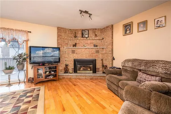 Kingston, ON K7P 1E7,846 OLD COLONY RD