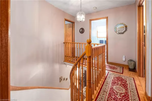 Kingston, ON K7P 1E7,846 OLD COLONY RD