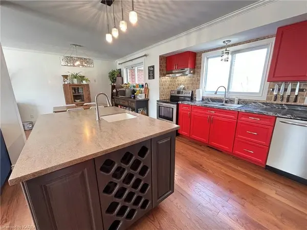 Kingston, ON K7M 5L3,1128 HUDSON DR