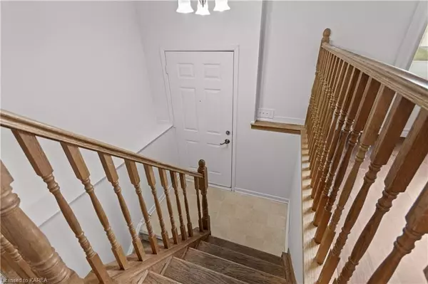 Kingston, ON K7P 1C1,913 PURCELL CRES