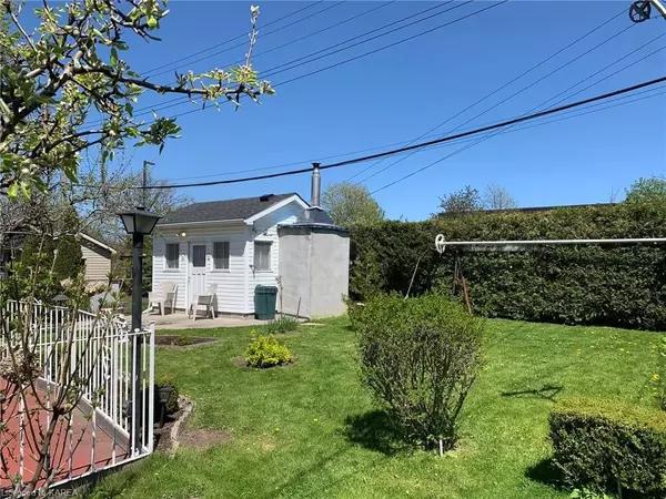 Kingston, ON K7M 1Z8,11 RUNNYMEDE RD