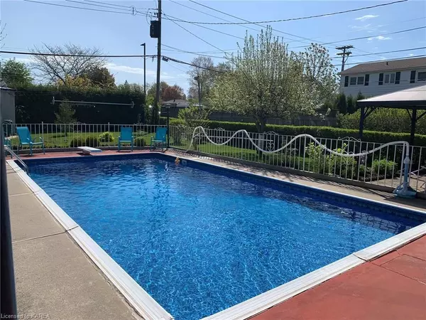 Kingston, ON K7M 1Z8,11 RUNNYMEDE RD