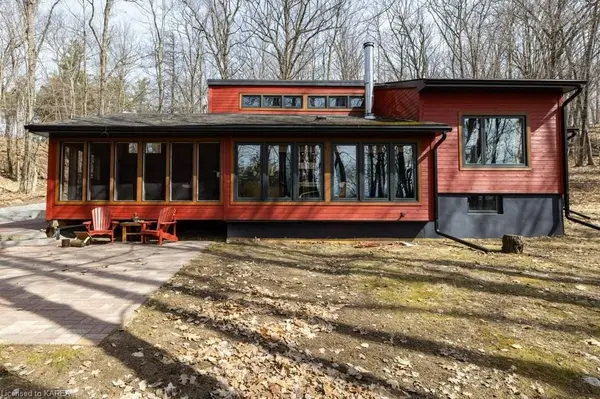 South Frontenac, ON K0H 1T0,272 IAWAH ROAD RD