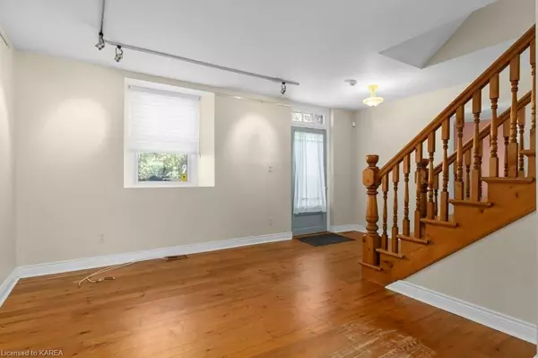 Kingston, ON K7M 2K2,34 RICHARD ST