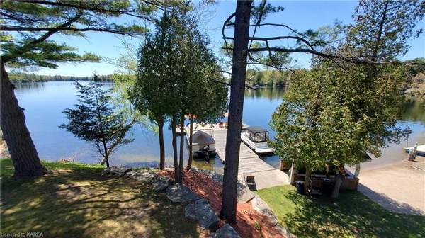 South Frontenac, ON K0H 2L0,5058 ROCK CLIFF LN