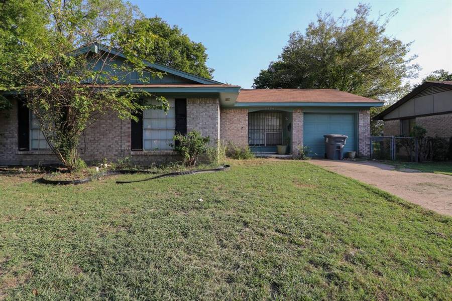 3234 Pacesetter Drive, Dallas, TX 75241