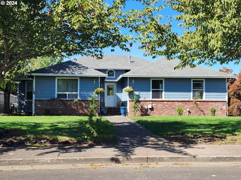 109 CLEAR LAKE ST, Oakland, OR 97462