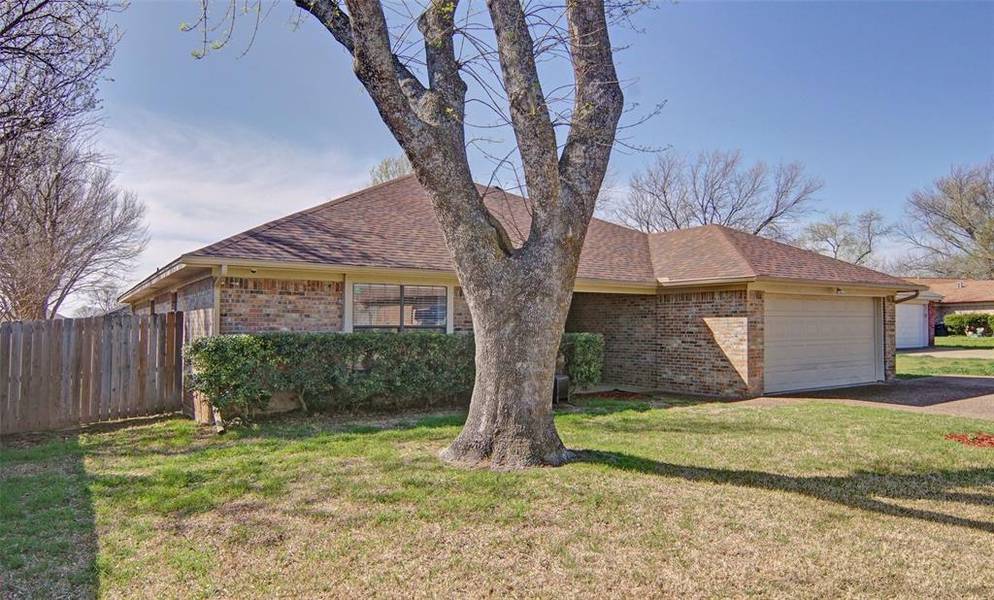 11905 Clovite Court, Fort Worth, TX 76008