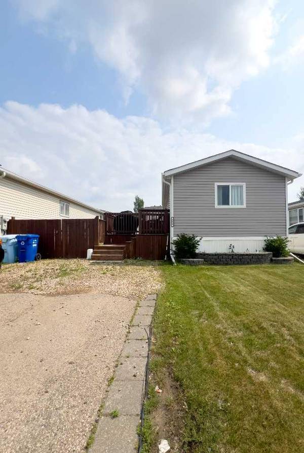 252 Belgian GN, Fort Mcmurray, AB T9H 5M6