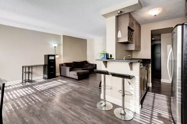 Calgary, AB T2R 0W1,733 14 AVE SW #103